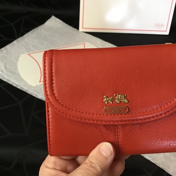 NWT Coach Madeleine Leather medium wallet with brass detail & Zipper coin pouch - Picture 5 of 6